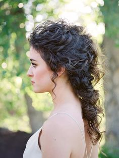 bride with curly victorian ponytail Victorian Ponytail, Wedding Hairstyle Ideas, Hot Wedding, Long Hair Ponytail, Curly Wedding Hair, Hairdo Wedding, Simple Wedding Hairstyles, Elegant Wedding Hair, Best Wedding Hairstyles