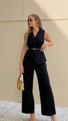 Female Office Outfits, Old Money Fashion, Female Office, Semi Formal Outfits, Money Fashion, Classy Work Outfits, Looks Chic, Style Mistakes, Work Outfits Women