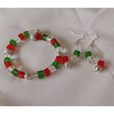 Christmas Bracelet/Earring Set. Nwot Red/Green/Silver/Clear Memory Wire Bracelet With Safety Chain And Earrings Memory Wire Bracelet, Bracelet Earring Set, Christmas Bracelet, Memory Wire Bracelets, Jewelry Christmas, Safety Chain, Wire Bracelet, Memory Wire, Womens Jewelry Necklace