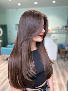 Haircuts For Long Hair With Layers, Brown Hair Looks, Hair Inspiration Long, Straight Hair Cuts, Layered Haircuts For Medium Hair, Bangs With Medium Hair, Hairstyles For Layered Hair, Long Brown Hair