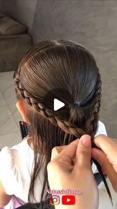 Hairstyle For Kids Girl For Wedding, Toddler Hair Down Hairstyles, Heart Kids Hairstyles, Christmas Hair Styles For Kids Simple, Christmas Hairstyles For Kids Short Hair, Preschooler Hairstyles Girl, School Photo Day Hairstyles, Cute Short Hairstyles For Kids