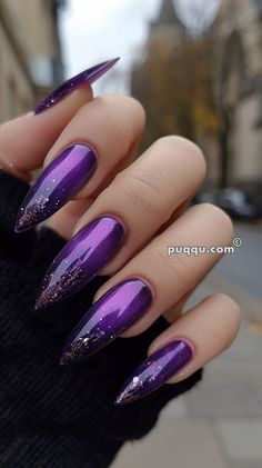 Elegant and Bold: Stunning Purple Nail Ideas for Every Occasion Dark Purple Design Nails, Purple Witch Nails, Nails Violet, Black Nails With Purple Tips, Black And Purple Nail Designs, Green Purple Nails, Dark Purple Ombre Nails, Purple Black Nails