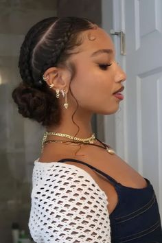 Radiate Beauty: Explore the World of Hairstyle Inspiration Black Bridesmaids Hairstyles Braids, Curly Graduation Hairstyles, Braided Bun For Black Women, Curly Updo Hairstyles For Black Women, Luau Hair, Black Braided Updo, Braided Updo Hairstyles, Curly Updo Hairstyles, Quick Curly Hairstyles