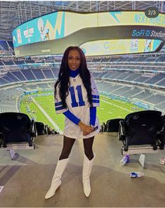 Cold Nfl Game Outfit, Cowboys Outfits, Football Wife, Dallas Cowboys Outfits, Jersey Bola, Footballers Wives, Game Outfit, Game Day Outfit