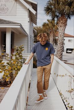 Surfer Guy Style, Surfer Boys Style, Surfer Boy Outfits, Surfer Style Outfits, Surf Aesthetic Outfit, Surfer Clothes, Mens Surfer Style, Surfer Outfit