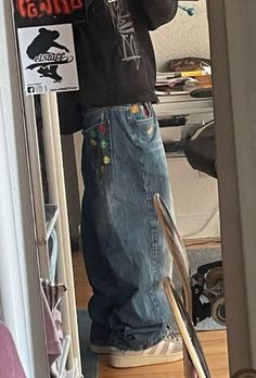 baggy High Street American Washed Distressed Gothic Letter Embroidered Jeans Men and Women Loose Wide Leg Straight Pants Skater Inspo Outfits, Skate Outfits Aesthetic, Male 2000s Outfits, Skate Core Outfits, Y2k Outfits Guys, Male Manipulator Outfits, Homeless Aesthetic, Skater Aesthetic Outfits, Y2k Guys