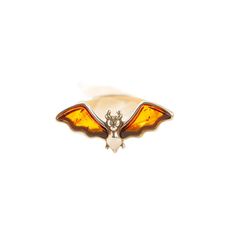 Add Some Spooky Charm To Your Halloween Look With Our Baltic Cognac Amber Dracula Bat Ring. Made With High-Quality 925 Sterling Silver, This Ring Features A Detailed Cute Bat Face And Body, Complete With A Big Wing Span. Perfect For The Spooky Season, This Ring Is A Must-Have For Any Halloween Lover. Dimensions: 24.9mm X 11.3mm Band Width: 2.3mm Total Weight: 2.69g Made In Poland Cute Dracula, Bat Face, Bat Ring, Cute Bat, Amber Jewelry, Brown Silver, Baltic Amber, Dracula, Spooky Season