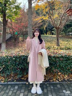 Pink Pea Coat Outfit, Pink Long Coat Outfit, Korean Long Coat Outfit, Korean Winter Dress, Korean Winter Outfits Women, Pink Coat Outfit, Long Pink Skirt, Japanese Fashion Women