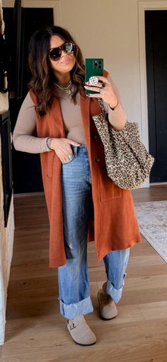 Sunday Church Outfit Winter Casual, Clog Outfit Winter, Trendy Thanksgiving Outfits, Christmas Women Outfits, Sunday Church Outfit Winter, Cold Weather Wedding Outfit Guest, Winter Casual Outfit For Women, Western Booties Outfit, Christmas Casual Outfits