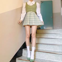 Korean Outfit Street Styles, Preppy Girl, Kawaii Fashion Outfits, Plaid Skirt, Kawaii Clothes, Fashion Mode, Teen Fashion Outfits