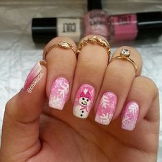 Snowman Nails With Snowflakes, Pink Oval Nails, Christmas Nail Art Designs, Snowflake Nails, Winter Nail Art, Trendy Nail Art, Nails Pink