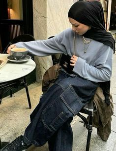 Edgy Hijab Outfits, Street Hijab Fashion Casual, Grunge Hijabi, Hijab Fashion Inspiration Winter, New Hijab, Estilo Hijab, Hijabi Fits, Street Hijab Fashion, Modesty Outfits