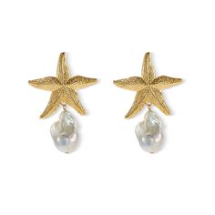 Transform any outfit into a coastal getaway with our Serena Freshwater Pearl Drop Earrings. The delicate starfish drop studs and glistening freshwater pearls evoke a sense of the beach, adding a touch of mermaid-core to your look. Bring a touch of the ocean wherever you go with these stunning earrings. Made in NYC.