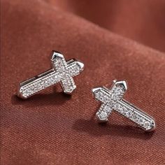 Brand New Women's Silver & Diamond Cross Earrings Solid 925 Sterling Silver (Stamped) Genuine 2ct Lab Created Diamonds Measurements .7" Tall X .4" Across Retail Price $300 Buy With Confidence From A Top Rated Seller W/ A 99% + Rating! A0136 (Id-510-) Mens Punk Fashion, Earlobe Piercings, Diamond Cross Earrings, Punk Mode, Ruby Necklace Pendant, Cross Earrings Studs, Compass Pendant, Ruby Pendant, Diamond Cross