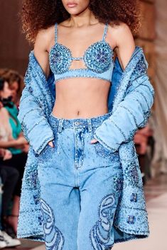 Denim Fashion Illustration, Steet Style, Denim And Diamonds, Amazing Fashion, Jeans Fashion, Fall 2023, Fancy Outfits, Sewing Basics, Stage Outfits