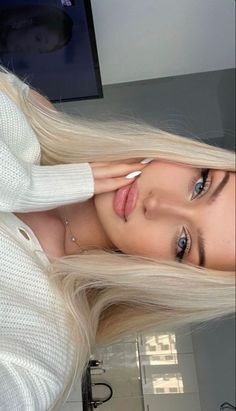 Girl Energy, 50 Hair, Color Makeup, Blonde Hair Blue Eyes, Model Inspo, Long Blonde, Long Blonde Hair, Blonde Beauty