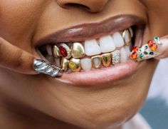 Gold Teeth Grillz, Grillz Teeth, Diamond Grillz, Gold Grill, Dope Jewelry Accessories, Gold Grillz, Grills Teeth, Tooth Gem, Gold Teeth