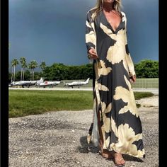 This Dress/Kaftan/Silky Cloud Is Gorgeous. I Love It So Much. I Bought It For My Birthday And Have Watched Her Sit In My Closet For Two Years So It’s Time To Release Her Back Into The Wild. She’s 100% Silk. Limited Edition Print. Size “M/L”. I’m Not Going To Negotiate On The Price. This Dress Really Is Beautiful To Me, I’ll Only Let Her Go For The Right Price. Tube Maxi Dresses, Fishtail Maxi Dress, Maxi Gown Dress, Midi Dress Party, Maxi Dress Formal, Long Sleeve Bodycon, Hippie Chic, Stretch Dress, Dress Cuts