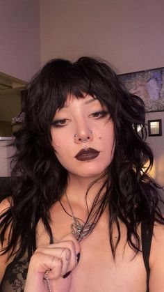 Goth Wavy Hair, Soft Goth Hair, Hairstyles With Micro Bangs, Alt Wavy Hair, Elegant Goth Makeup, Womens Eyebrows, Gothic Haircuts, Short Goth Haircuts, Alt Woman