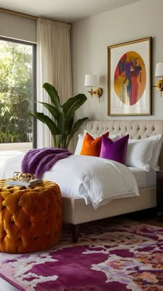 Vibrant Master Bedrooms Decor, Platform Bed Bedding Ideas, Spa Bedroom Decor, Bedroom Cool Tones, Modern Chic Bedroom Ideas, Miami Bedroom Aesthetic, Eclectic Apartment Bedroom, Eclectic Minimalist Bedroom, How To Style A King Size Bed