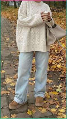 23+ Trendy Fall to Winter Outfit Ideas You Need White Wool Cardigan Outfit, Tennessee Fall Outfits, Ballerina Style Outfit, Fall Trousers Outfit, Fancy Fall Outfits, Colder Weather Outfits, Ugg Platform