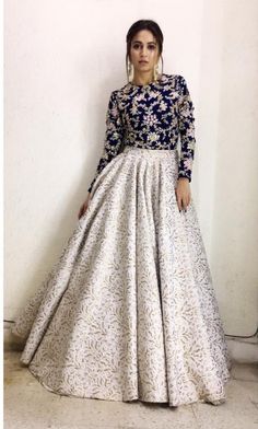 भारतीय दुल्हन संबंधी, डिजाइनर कपड़े, Choli Dress, Indian Outfits Lehenga, Lehnga Dress, Indian Party Wear, Salwar Kamiz, Indian Gowns Dresses, Party Kleidung