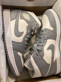 Jordan 1 Grey High, Light Grey Jordans, White Shoes Jordans, Air Jordans Gray, Gray Air Jordans, Grey And White Jordans, Grey Jordans Outfit, Jordans Gray, Jordans For Women