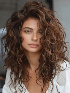 Long Dark Brown Curly Hair Natural, Round Wavy Haircut, Mid Length Wavy Hair, Dark Curly Hair, Brown Curly Hair, Curly Hair Photos, Haircuts For Wavy Hair, Colored Curly Hair