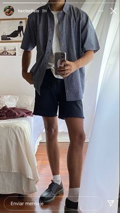 Simple Guy Outfits Summer, Vintage Outfits Men 90s Summer, Vintage Shorts Outfit Men, Mens Retro Summer Outfits, 5 Inch Inseam Shorts Men Outfit, Granola Boy Summer Outfits, Male Celebrity Outfits, Mens Spring Fashion 2023, Fits Summer Men