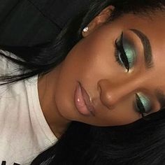 Pinterest: Nail Design Charming Eyes, Birthday Makeup, Dark Skin Makeup, Mac Makeup, Makeup For Black Women, Flawless Makeup, Smokey Eye Makeup