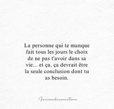 a white paper with the words la persone qui te manque fattous jours