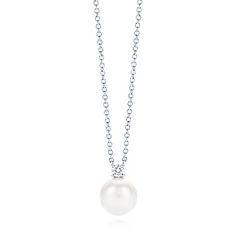 Pendant with a cultured pearl and a diamond in 18k white gold. Classy Pendant, Gold Tiffany, Jewelry Appraisal, Pearl Jewelry Necklace, Dainty Gold Necklace