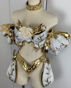 White And Gold Armor, Aesthetic Armor, Gold Armor, Concept Clothing, Fashion Inspiration Design