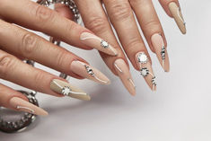 50 Trendy Rhinestone Nail Designs for a Stylish Touch Make Press On Nails, Fashion Nail Art, Vacation Nails, Popular Nails, Fancy Nails, Types Of Nails, Square Nails, Rhinestone Nails