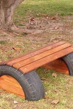 Simple DIY Garden Bench Ideas Tyre Garden Ideas, Tyre Garden, Tire Garden, Garden Decor Projects, Old Tires, House Modern, Backyard Playground, Backyard Diy Projects, Patio Designs