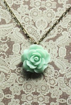 Mint Rose Necklace Floral Accessories Flower Green Wedding Bridesmaids, Simple Jewerly, Mint Green Wedding, Rose Romantic, Wedding Mint Green, Feminine Necklace, Pretty Accessories, Mint Wedding, Wedding Gifts For Bridesmaids