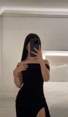 Black Dress Selfie, Black Prom Dresses Short, Short Prom Dresses Black, Black Dresses For Women, Easy Photography Ideas, Black Dresses Classy, Classy Outfits For Women, Classy Prom Dresses, Black Dress Outfits