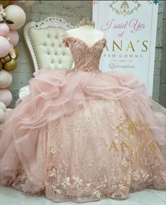 Pink Quince Theme, Light Pink Quinceanera Dresses, Quince Dresses Purple, Quinceanera Pink, Quinceanera Themes Dresses, Pink Sweet 16, Sweet Sixteen Dresses, Pink Quince, Quinceanera Dresses Gold