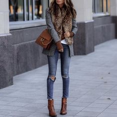 Fall layers 🍁🍂 (tap for details) Elegantes Outfit Damen, Fall Layers, Fall Fashion Trends, Fur Vest, Casual Fall Outfits, Winter Fashion Outfits, Fall Winter Outfits, Outfits Casuales