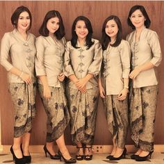 Indonesian Kebaya, Casual Bridesmaid Dresses, Batik Skirt, Bridesmaid Satin, Modern Kebaya, Batik Modern, Batik Kebaya, Kebaya Dress