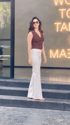 Kiara Advani Style, Kiara Advani Casual Outfits, Fasion Dressing Women, Kiara Advani Casual, Kiara Advani Outfits Casual, Kiara Advani Outfits, Tita Outfit, Beautiful Dps, Comfy Jeans Outfit