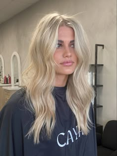 Swedish Hair Blonde, Bright Old Money Blonde, Blonde Hair For Autumn Skin Tone, Blonde Hair Curtain Bangs And Layers, Blonde Inspo Pics, Blonde Hair One Color, Blonde Hair No Highlights, Creamy Ash Blonde Hair, Rylee Arnold Hair