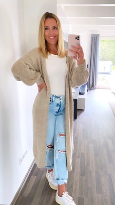 Extra Langer Cardigan Salzburg – connexxion blonde Outfit Autumn, Fashion Fail, Fall Fits, Look Younger, Salzburg, Outfits Ideas, Hottest Trends, Smart Casual, Spring Outfits