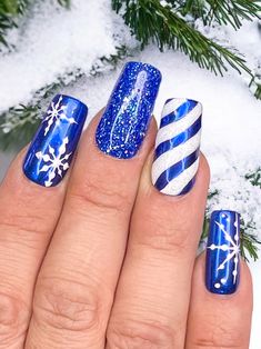 Chrome Blue & White Snowflake Press on Nails Holiday Fake Nails Christmas False Nails Winter Glue on Nails Stocking Stuffer Square Nails - Etsy Blue Press On Nails, Nails Holiday, Unghie Sfumate, Nails Winter, Christmas Glitter, Nails Christmas, Festival Nails, Xmas Nails, Birthday Nails