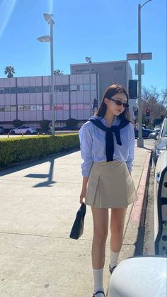 Spring Uni Outfits, Korea Summer Outfit, Outfit Minimalista, Singer Art, Bollywood Style, Estilo Preppy, Korean Outfits