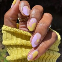 Yellow and lavender swirls with yellow and lavender flowers. Vow Rings, Pastel Nail Art, Retro Nails, Minimal Nails, Pink Nail, Pastel Nails, Yellow Nails, Hot Nails, Dream Nails