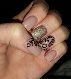 15 Fall Nail Looks You Can Totally Recreate Yourself - Society19 Nude Nails With Leopard Print, Gold Animal Print Nails, Fall Animal Print Nails, Fall Nude Nail Designs, Nude Cheetah Nails, Cheetah Print Nails Fall, Leopard Print Nails Glitter, Nails Champagne, Glitter Dorado