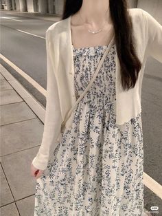 Corset Top With Cardigan, Japanese Modest Fashion, Hidden Love Outfit, Shoujo Fashion, Ootd Pinterest, Manga Drawings, Makeup Themes, Modest Girly Outfits