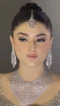 wedding makeup look Pakistani Makeup Looks, Bold Lipstick Makeup, Latest Bridal Makeup, Pakistani Makeup, Bride Looks, Wedding Makeup Bride, Eye Makeup Images, Bridal Jewellery Inspiration