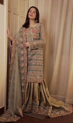 Hania Amir Dresses Suit, Gharara Designs Pakistani, Farshi Gharara Pakistani, Hania Amir Dresses, Gharara Pakistani, Gharara Designs, Beautiful Bridal Dresses, Hania Amir, Pakistani Couture